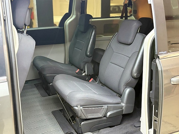 Chrysler Grand Voyager 12 of 23