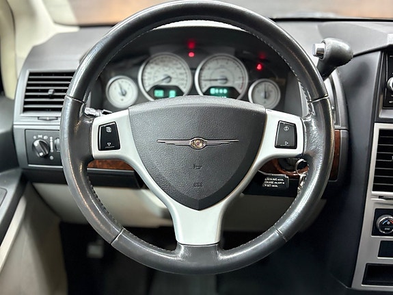 Chrysler Grand Voyager 17 of 23