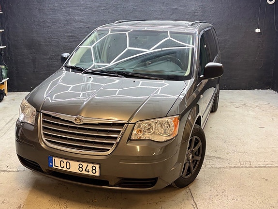 Chrysler Grand Voyager 2 of 23