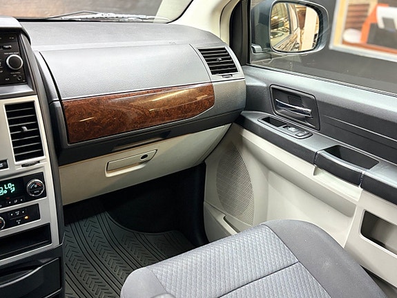 Chrysler Grand Voyager 22 of 23