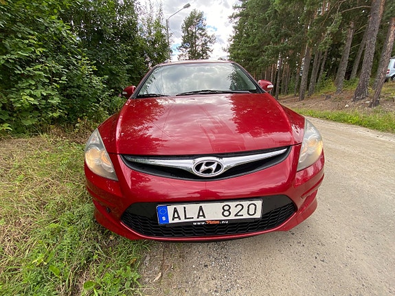 Hyundai i30 2 of 14