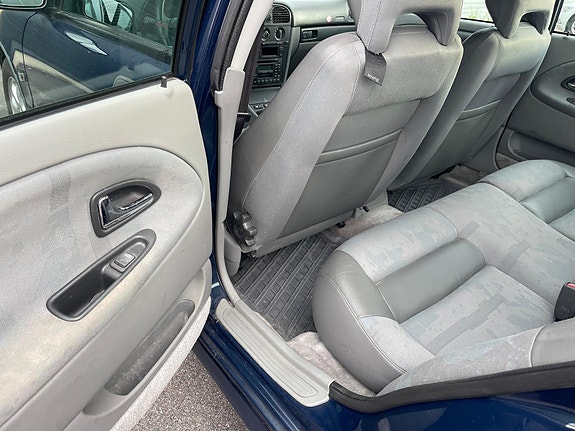 Volvo S40 7 of 8