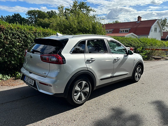 Kia Niro 2 of 5