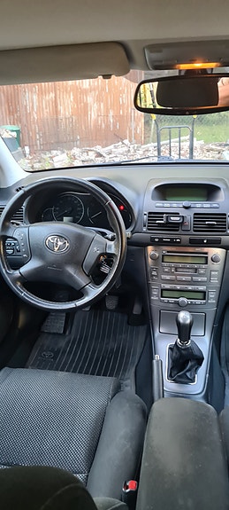 Toyota Avensis 6 of 8