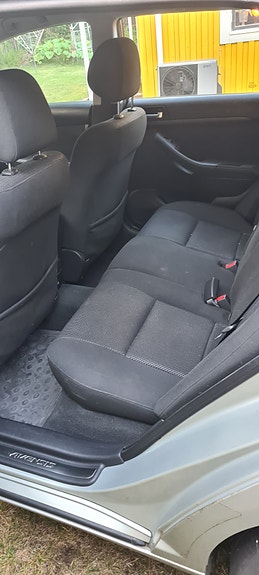 Toyota Avensis 7 of 8