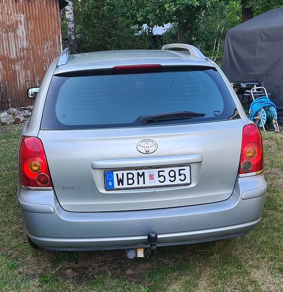 Toyota Avensis 4 of 8