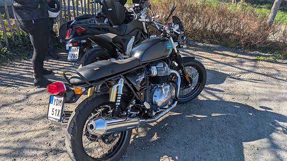 Royal Enfield INTERCEPTOR 650, Downtown Drag 3 of 4