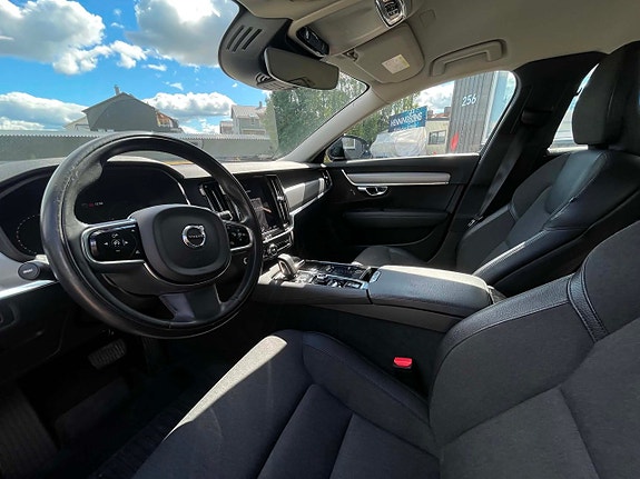 Volvo V90 16 of 26