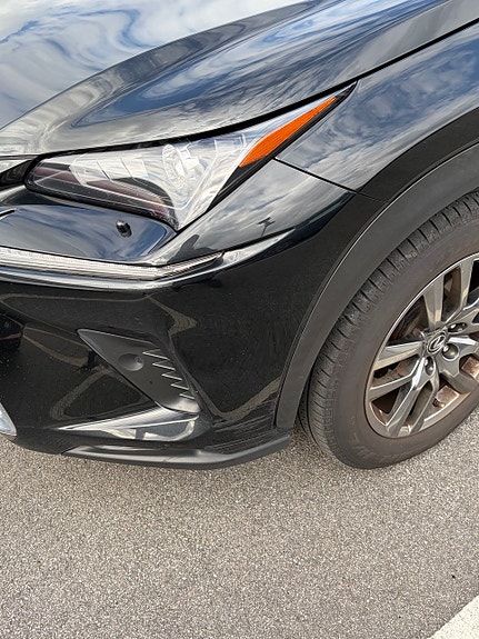 Lexus NX300h 8 of 9