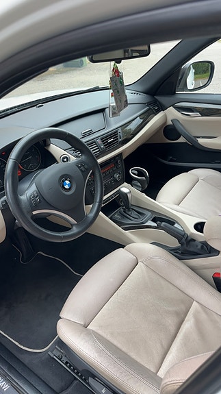 BMW X1 8 of 8
