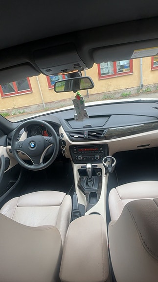 BMW X1 7 of 8