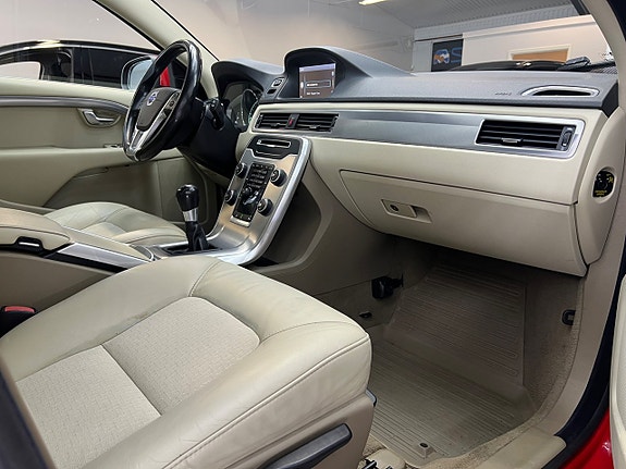 Volvo V70 25 of 27