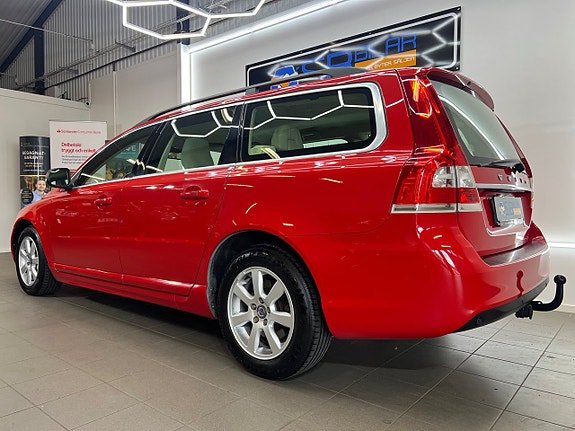 Volvo V70 3 of 27