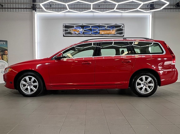 Volvo V70 2 of 27