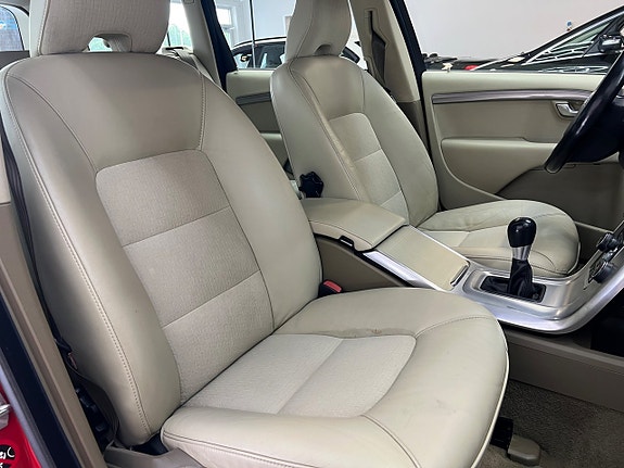 Volvo V70 24 of 27