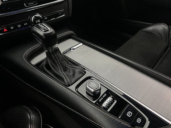 Volvo V90 27 of 30