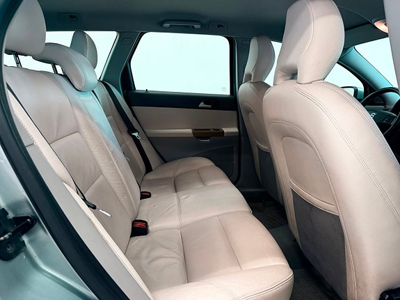 Volvo V50 8 of 18