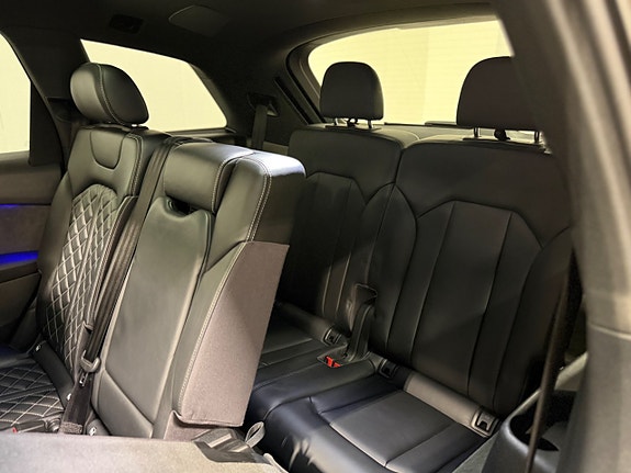 Audi SQ7 14 of 30