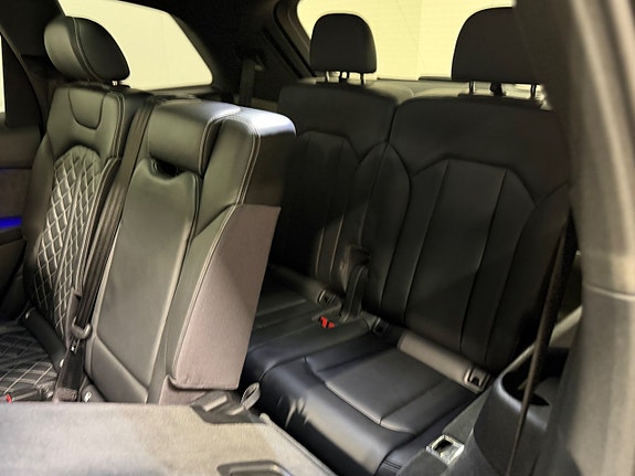 Audi SQ7 13 of 30