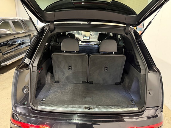 Audi SQ7 10 of 30