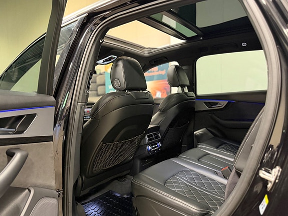 Audi SQ7 11 of 30