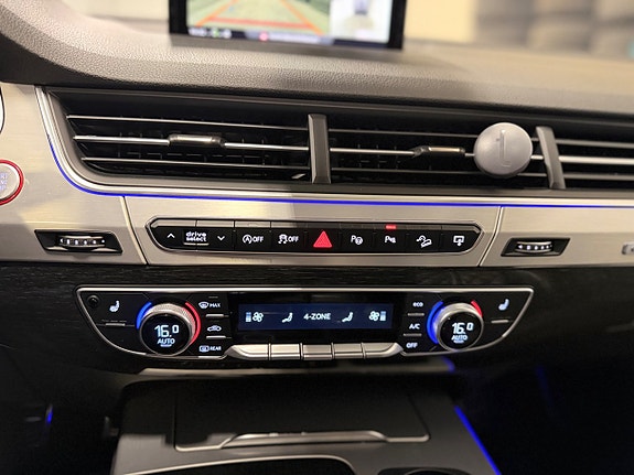Audi SQ7 28 of 30