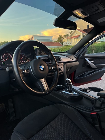 BMW 328i 5 of 7