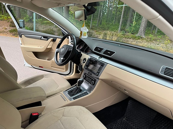 Volkswagen Passat 9 of 9