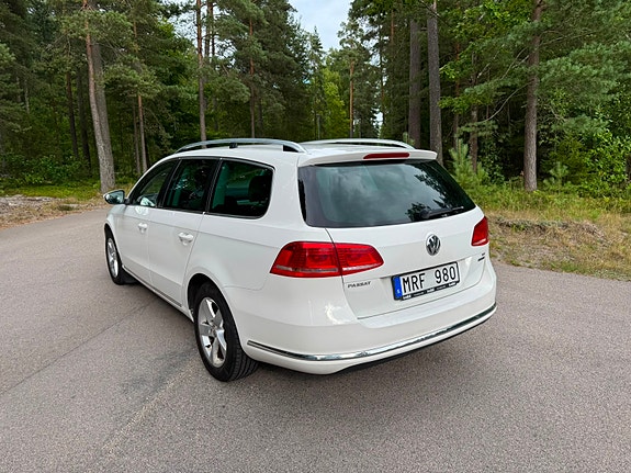 Volkswagen Passat 3 of 9