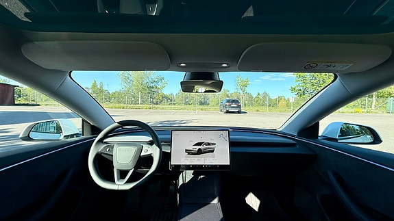 Tesla Model 3 3 of 3