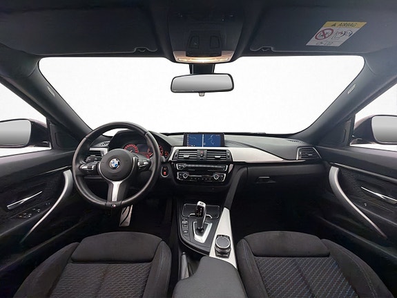 BMW 330i 22 of 30