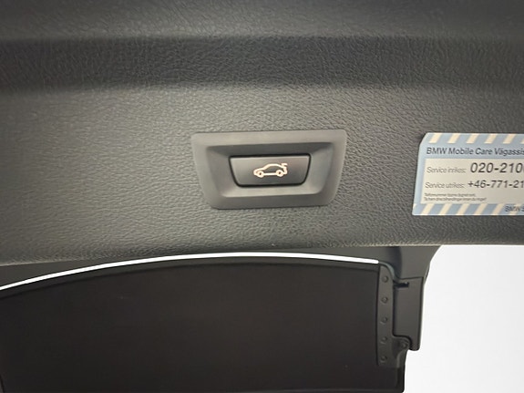 BMW 330i 27 of 30