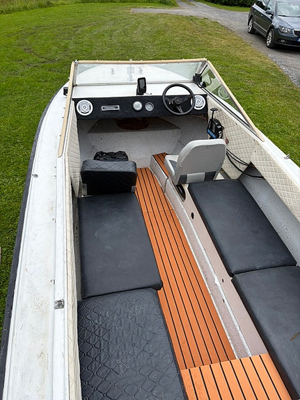 Sportbåt/Daycruiser 80hk mercury + 30kärra 2 of 6