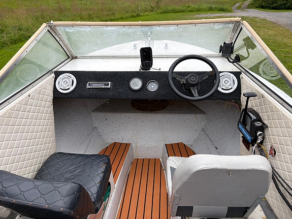 Sportbåt/Daycruiser 80hk mercury + 30kärra 4 of 6
