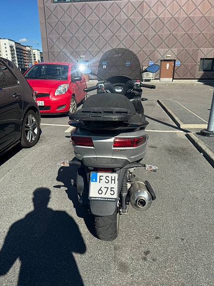 Piaggio MP3 500 3 of 4