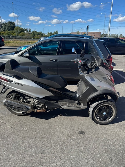 Piaggio MP3 500 2 of 4