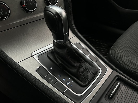 Volkswagen Golf I 17 of 26