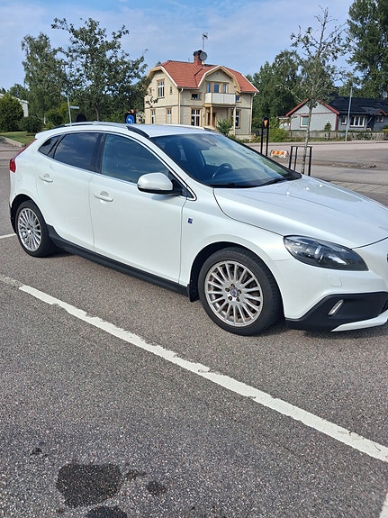 Volvo V40 Cross Country 7 of 10