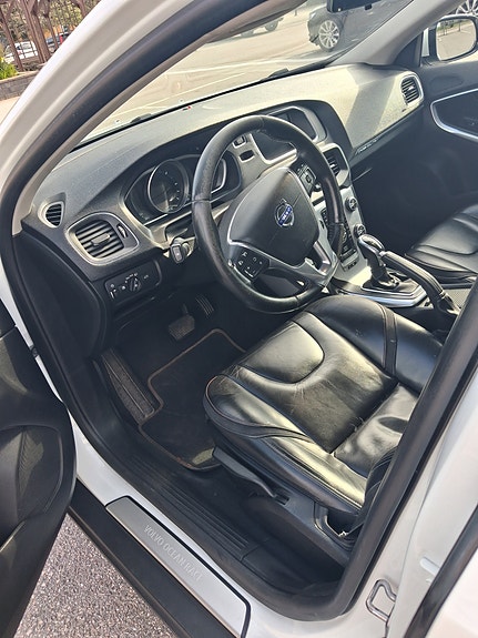 Volvo V40 Cross Country 10 of 10
