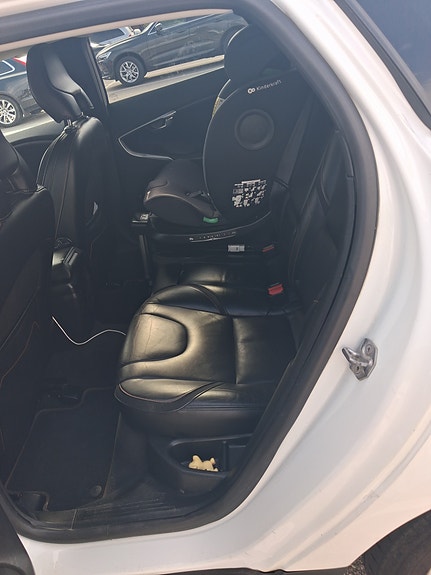 Volvo V40 Cross Country 3 of 10