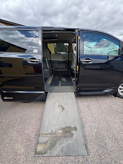 Toyota Sienna 19 of 21