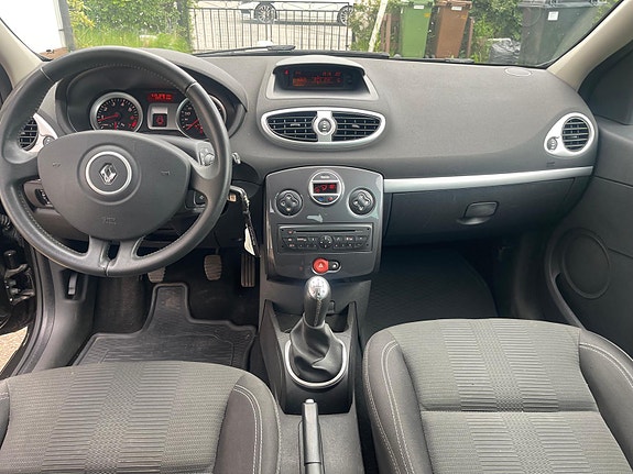 Renault Clio 6 of 8