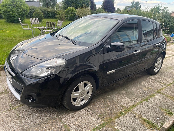 Renault Clio 2 of 8