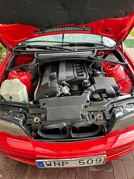 BMW 323Ci 7 of 8