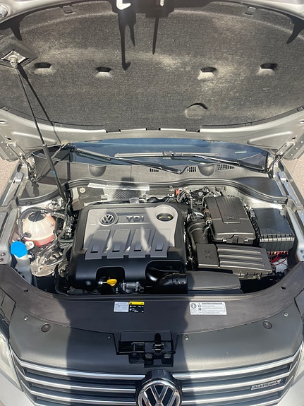 Volkswagen Passat Alltrack 10 of 12