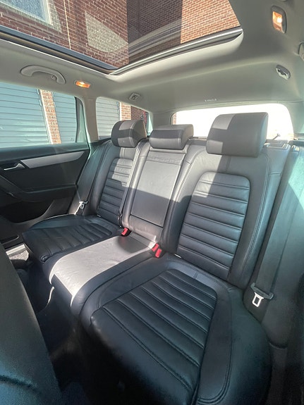 Volkswagen Passat Alltrack 8 of 12