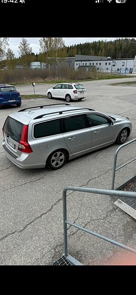 Volvo V70 4 of 5