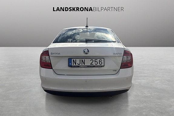 Skoda Rapid 6 of 29