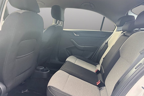 Skoda Rapid 15 of 29