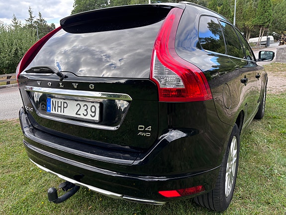 Volvo XC60 2 of 6